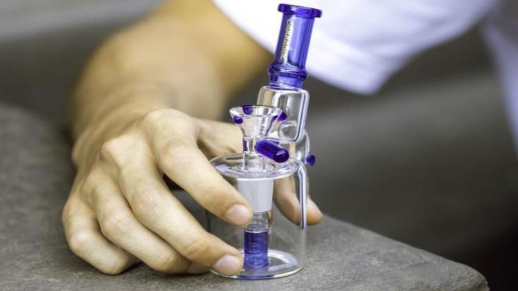 How to Clean and Maintain Your Mini Bong for Optimal Performance